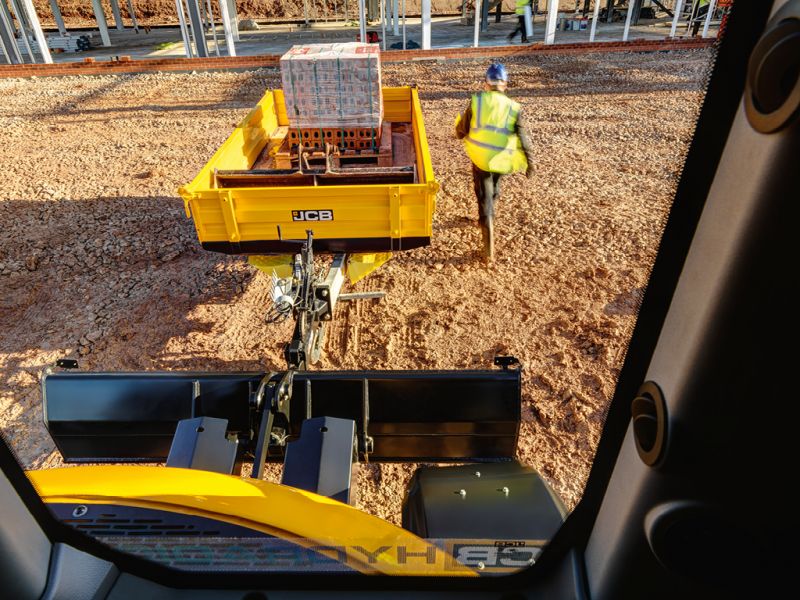 Hydradig-rear-visibility